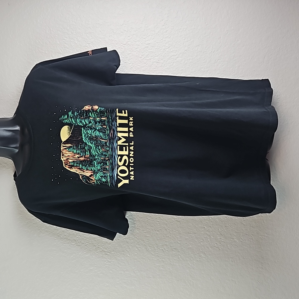 Columbia | Men's Black Graphic Yosemite National Park Classic Tee Sz L